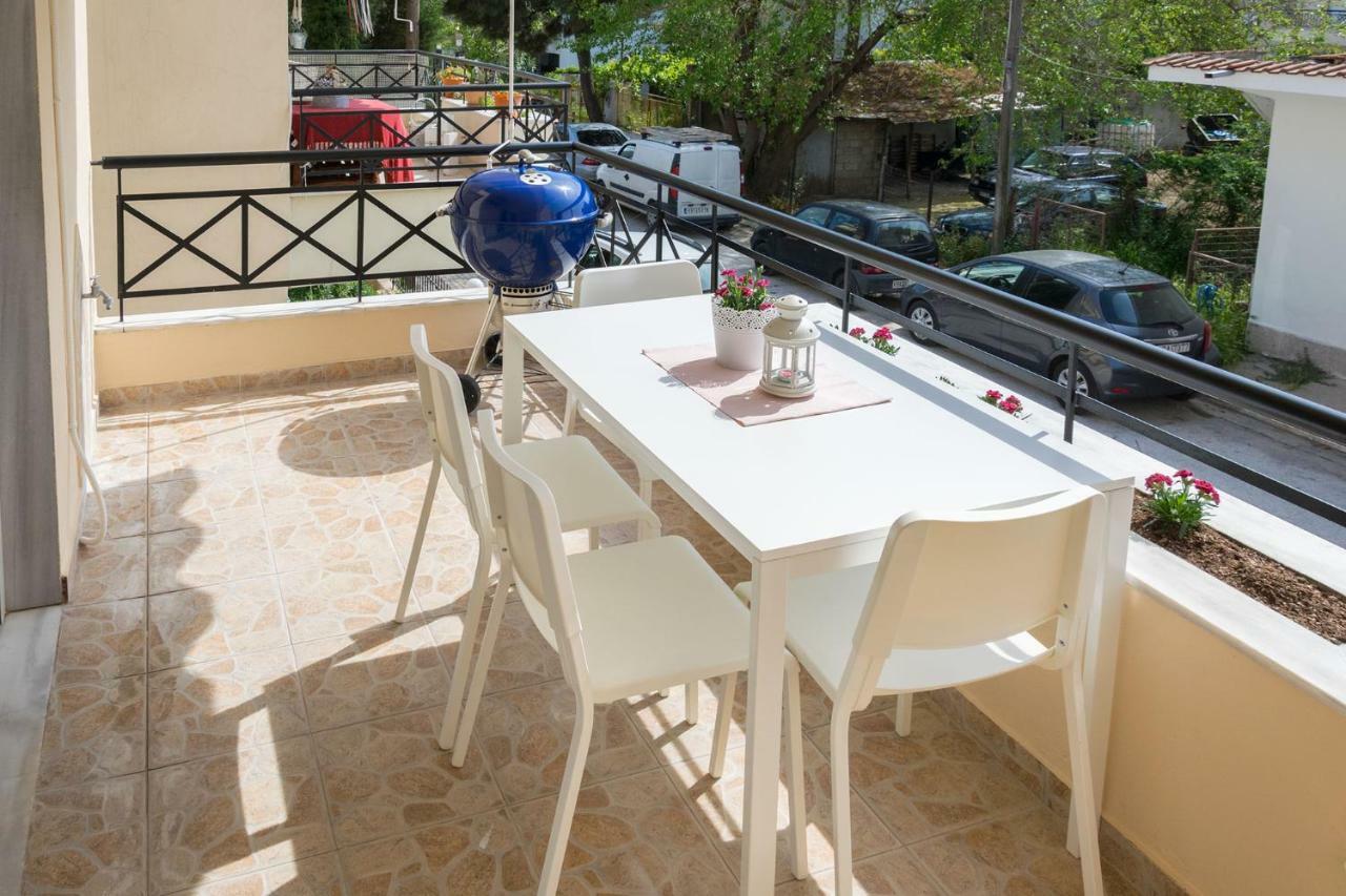 Appartement Casa Di Emma à Néa Péramos Extérieur photo